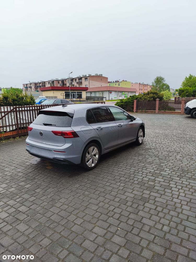 Volkswagen Golf - 6