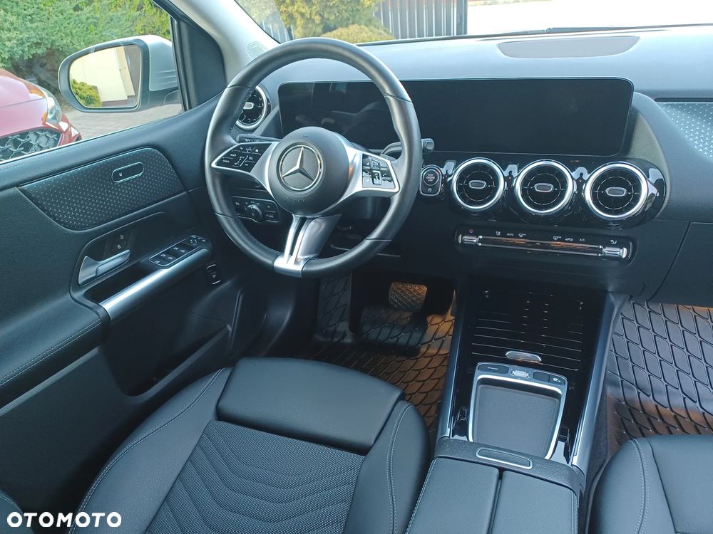 Mercedes-Benz Klasa B 180 7G-DCT Progressive - 23