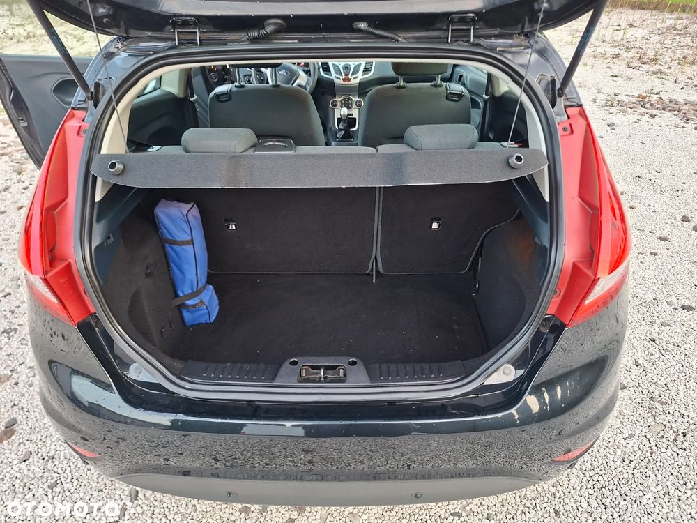 Ford Fiesta 1.25 Champions Edition - 12