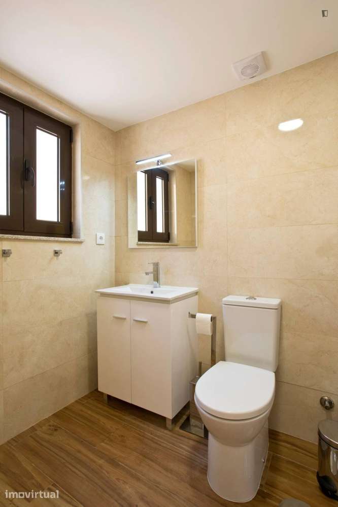 Apartamento com 1 quartos - localizado em Santo Ildefonso Porto - Grande imagem: 2/15