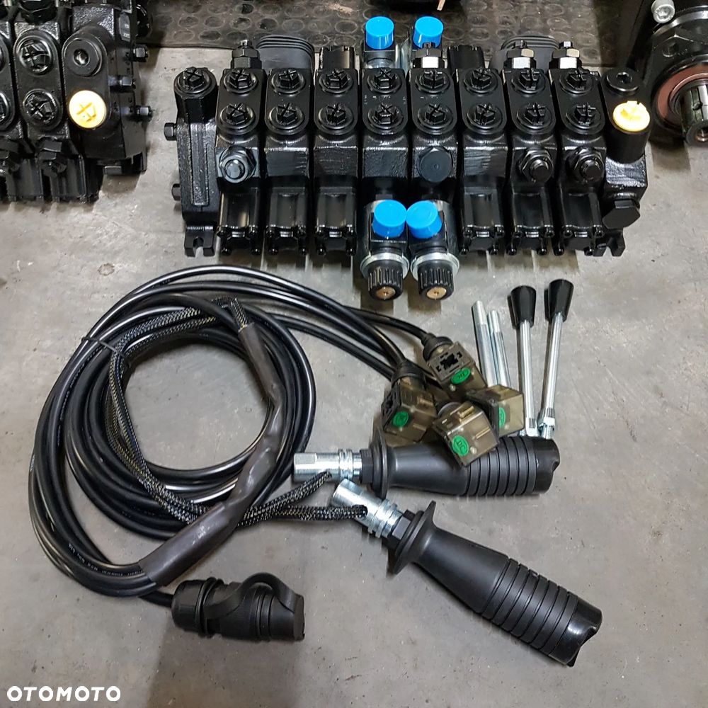 Rozdzielacz elektro-hydrauliczny 8 sekcyjny - 1