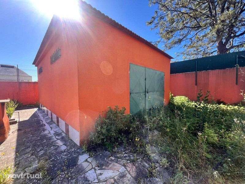 Moradia para remodelar - Grande imagem: 4/12