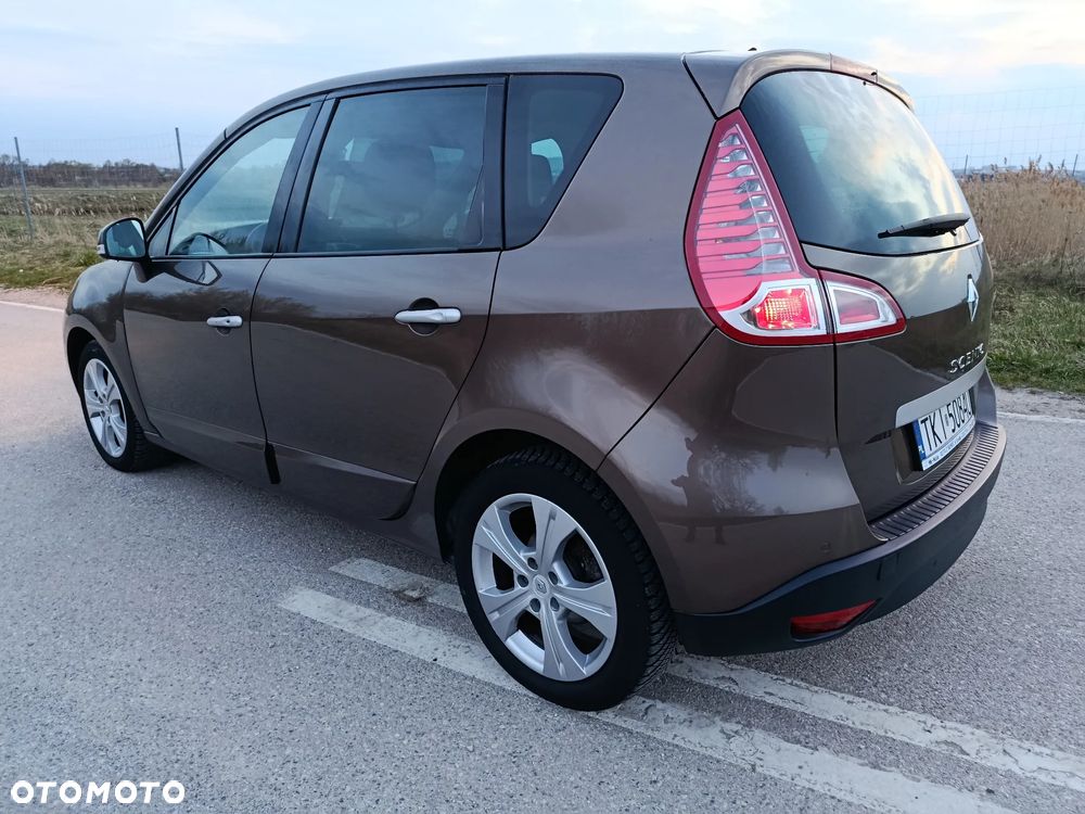 Renault Scenic 1.6 16V 110 Dynamique - 9