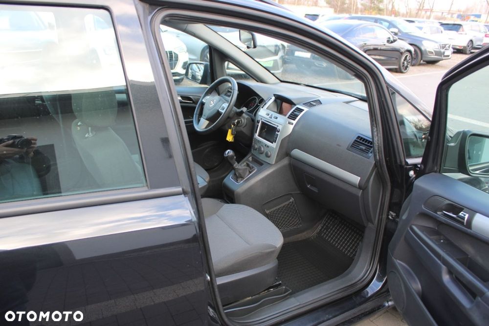 Opel Zafira - 29