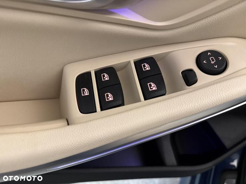 BMW Seria 3 320i Sport Line - 20