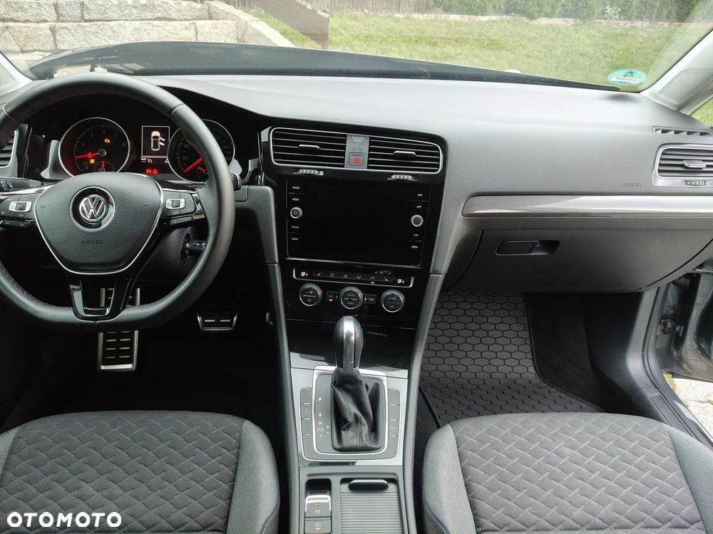 Volkswagen Golf - 16