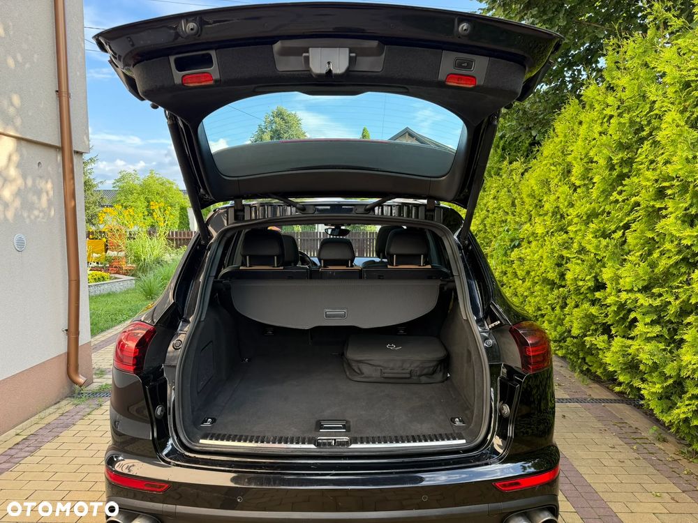Porsche Cayenne S E-Hybrid - 18