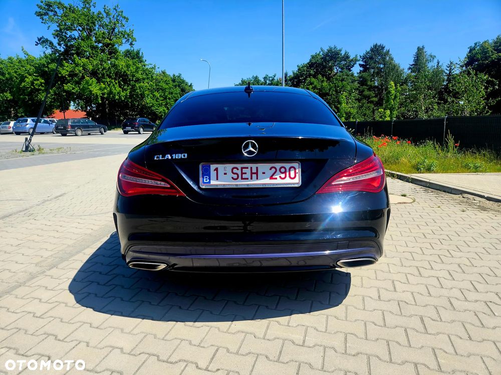Mercedes-Benz CLA 180 AMG Line - 5