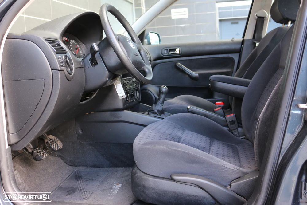 VW Golf 1.4i Confortline JE+AC - 8