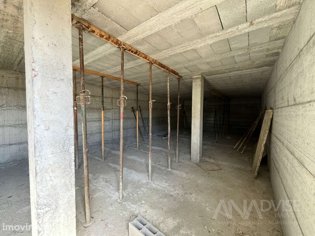 Moradia isolada térrea T3 com grande garagem - Grande imagem: 5/29