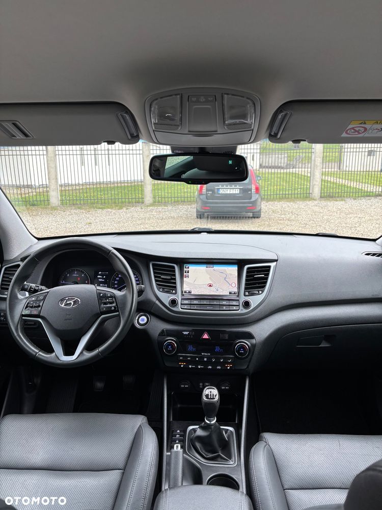 Hyundai Tucson 2.0 CRDI BlueDrive Style 2WD - 16