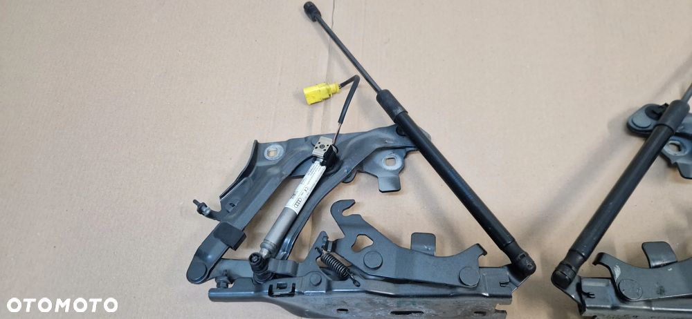 ZAWIASY MASKI NABOJE AUDI Q5 80A823301B 80A823302B LEWY PRAWY KPL - 2