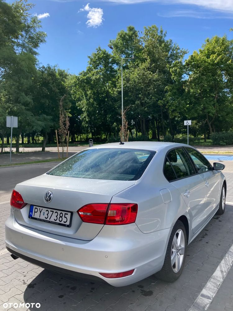 Volkswagen Jetta 1.2 TSI Comfortline - 8