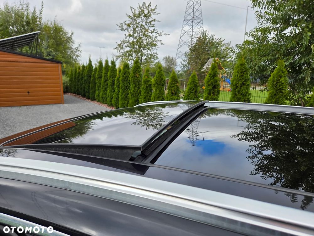 BMW Seria 3 320i Touring Luxury Line - 15