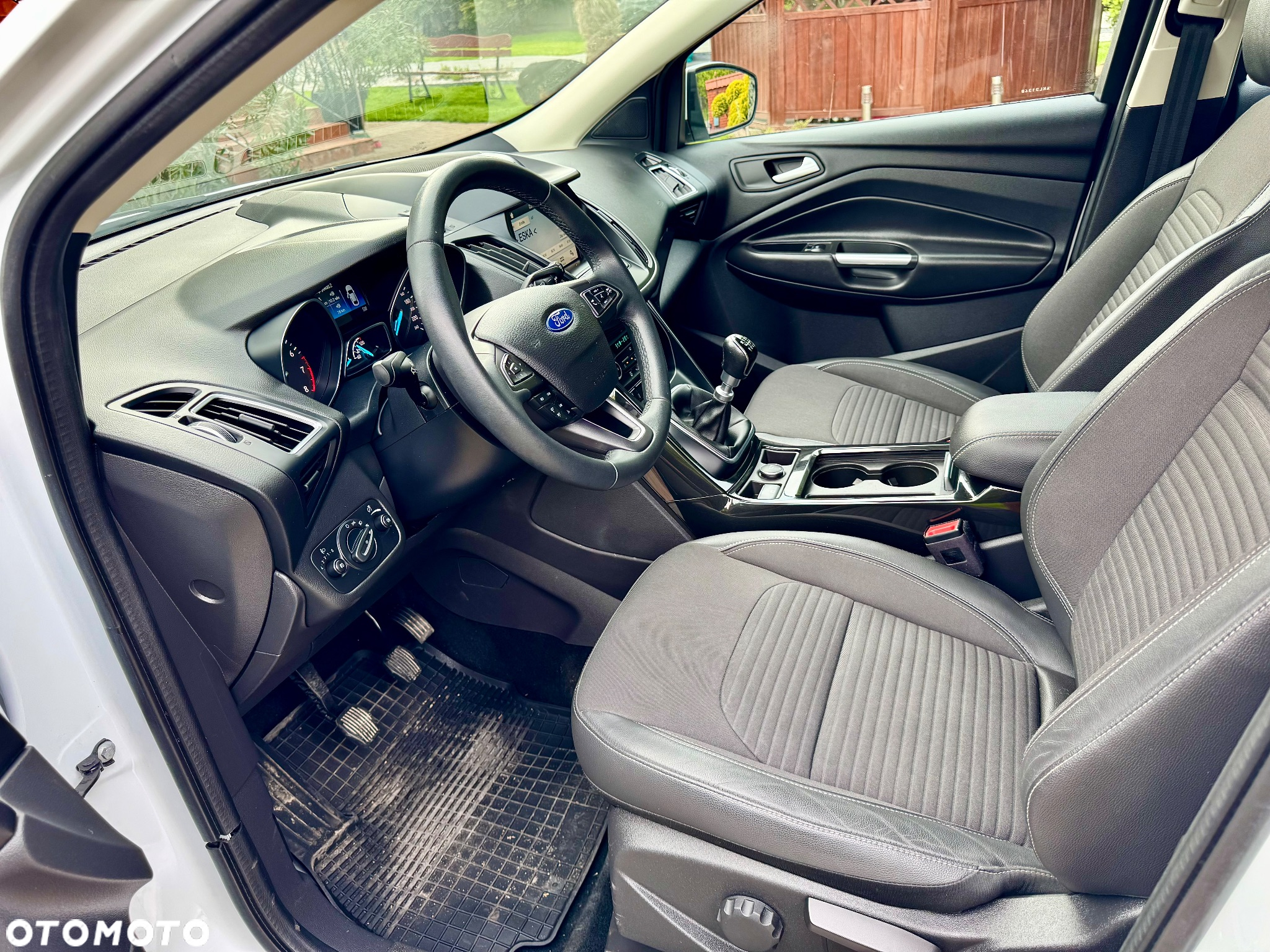 Ford Kuga 1.5 EcoBoost 2x4 Individual - 14