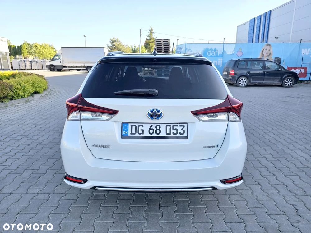 Toyota Auris Hybrid 135 Prestige - 4