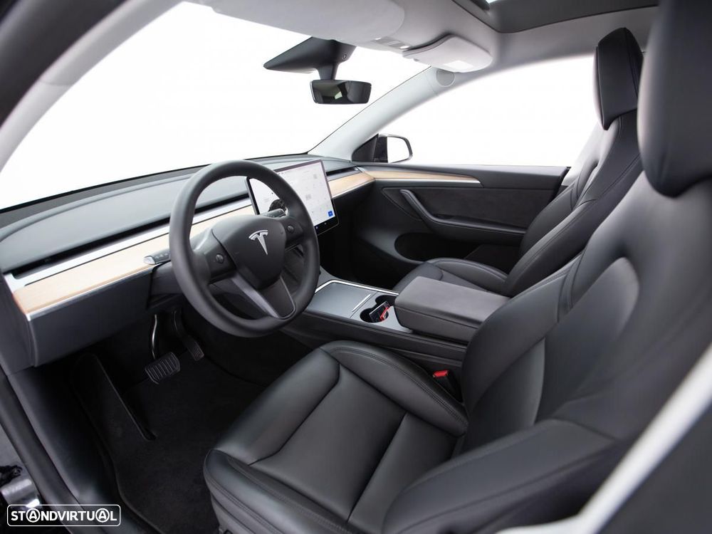 Tesla Model Y Long Range Dual Motor AWD - 9