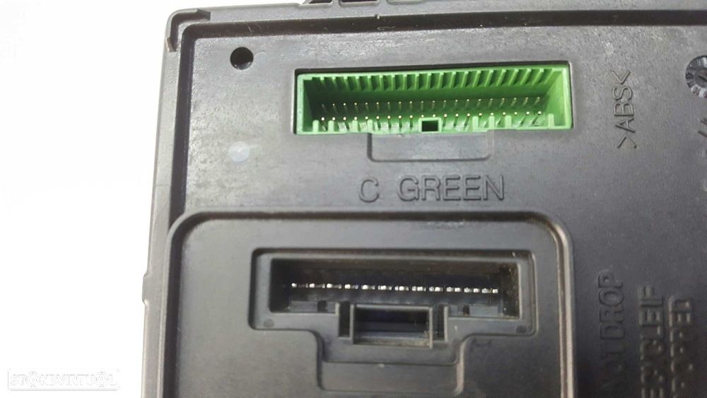 CAIXA DE RELÉS/ FUSÍVEIS RENAULT MEGANE III BERLINA 5 P AUTHENTIQUE - 5