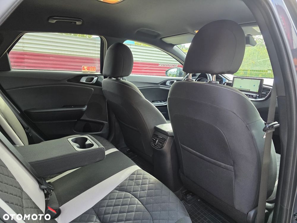 Kia ProCeed 1.5 T-GDI GT Line - 19