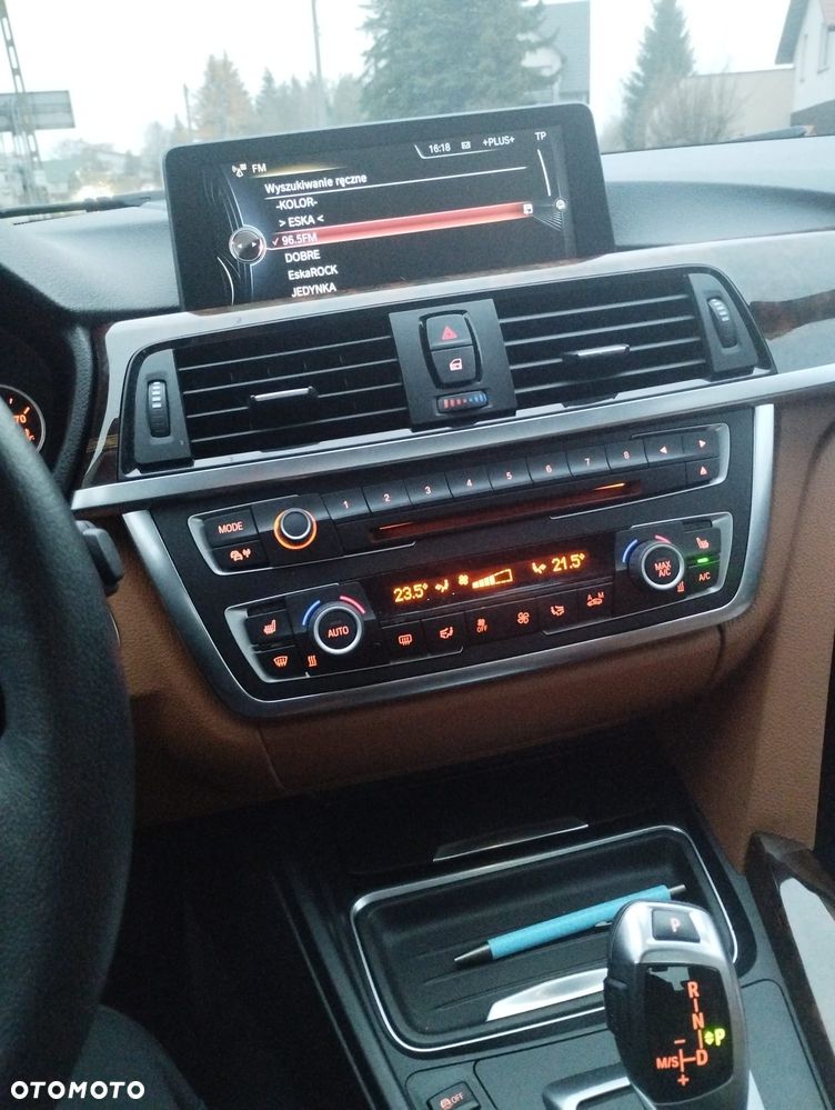 BMW Seria 3 328i Luxury Line - 9