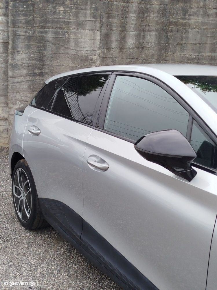 MG MG4 64 kWh Luxury - 15