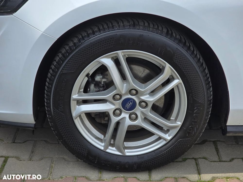 Ford Focus 1.0 EcoBoost Trend Edition - 32