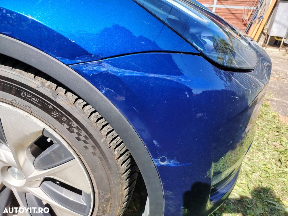 Tesla Model Y - 18