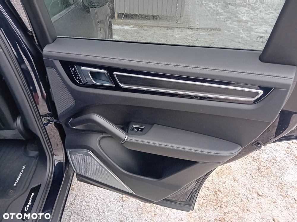 Porsche Cayenne - 17