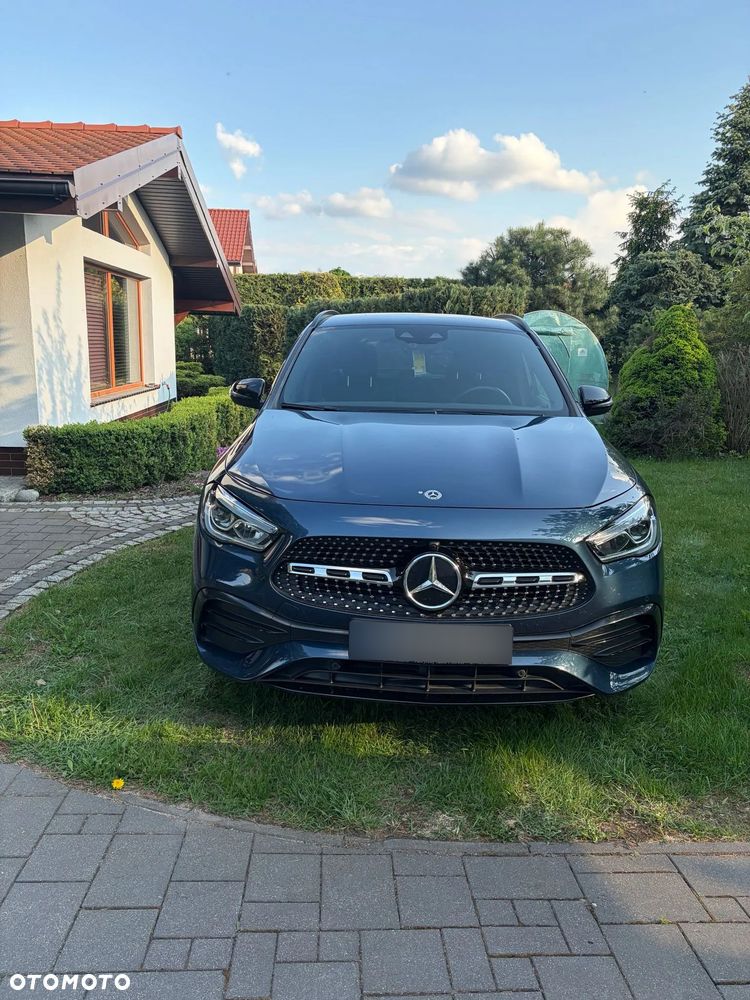 Mercedes-Benz GLA - 1