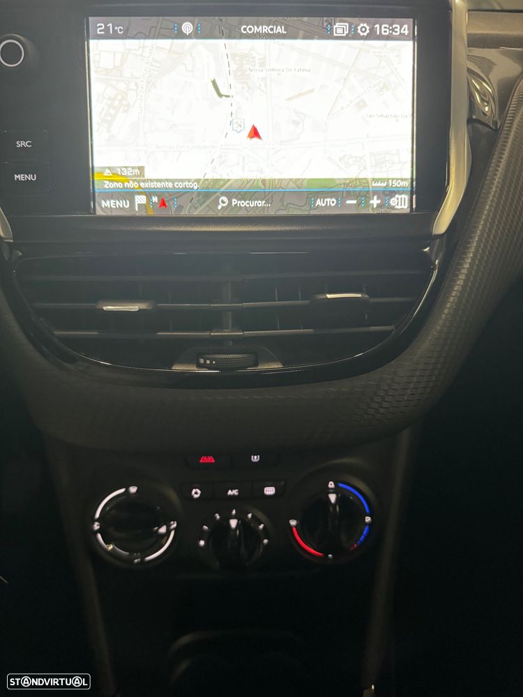 Peugeot 2008 1.5 BlueHDi Signature - 25