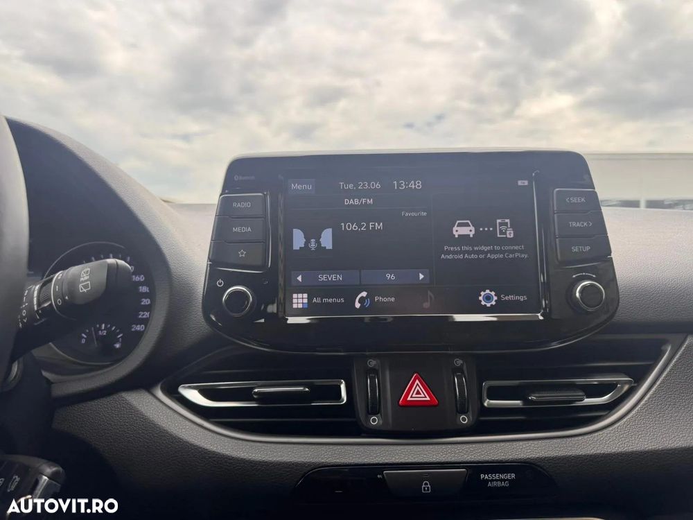 Hyundai i30 1.5 110CP M/T Highway - 16