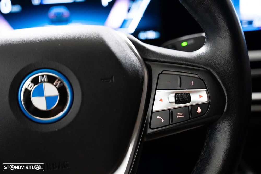 BMW i4 eDrive40 - 16