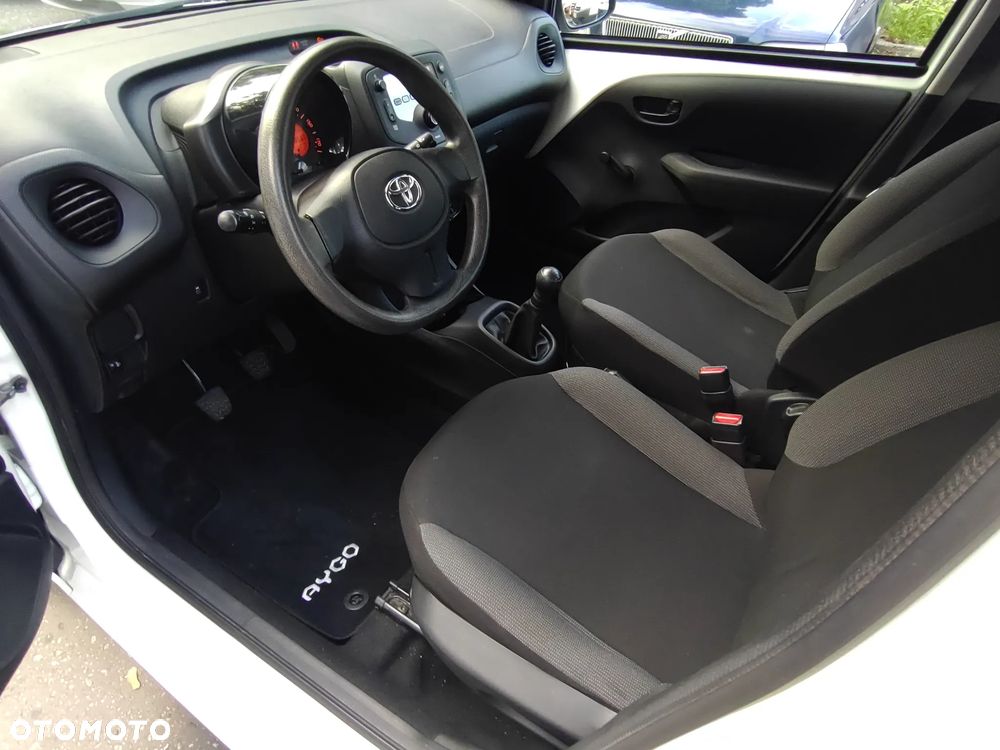 Toyota Aygo - 10