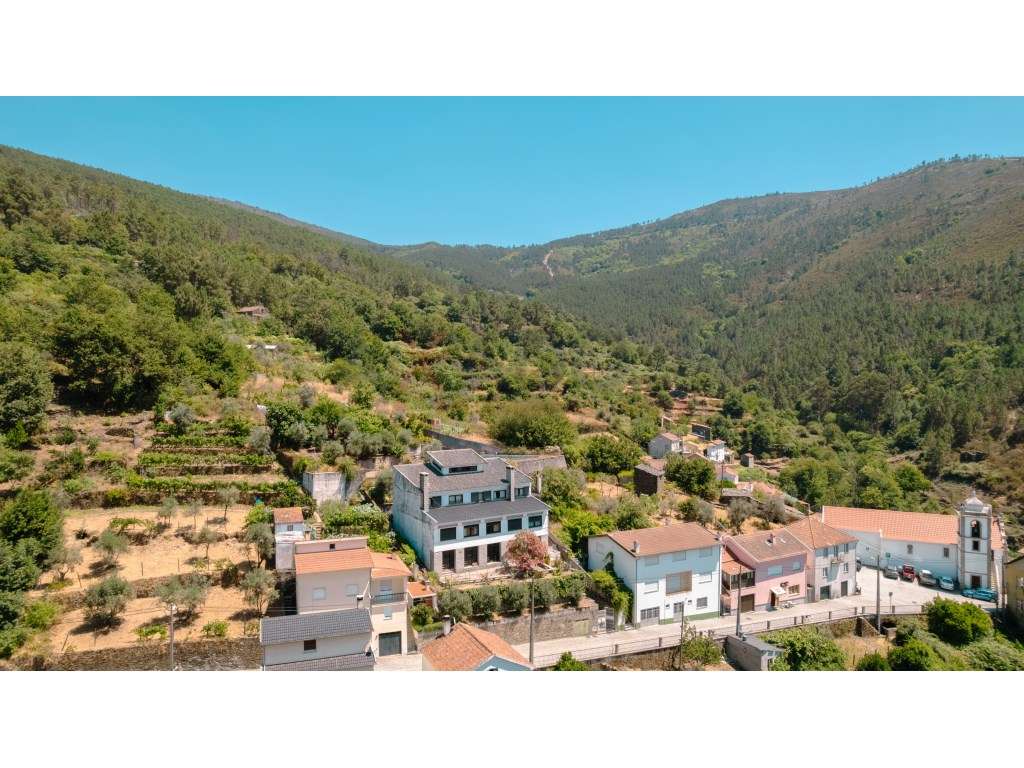 Moradia no coração do Parque natural da Serra da Estrela. - Grande imagem: 2/48