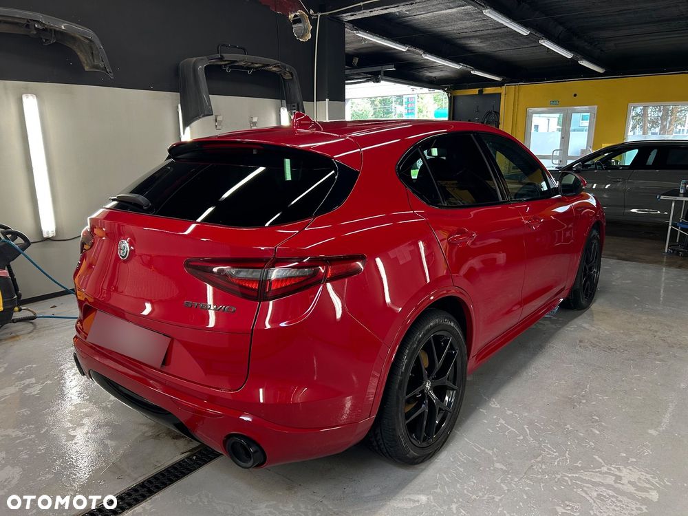 Alfa Romeo Stelvio 2.0 Turbo Veloce Q4 - 9