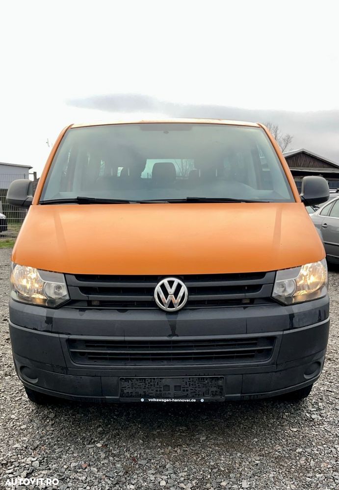 Volkswagen Caravelle - 2