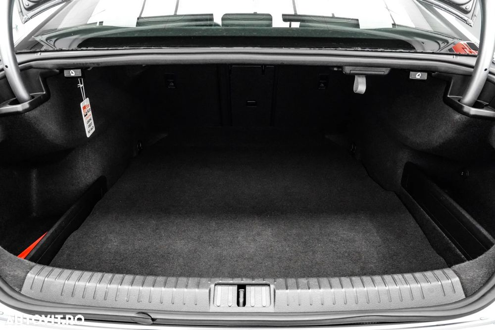 Volkswagen Passat 1.5 TSI ACT DSG Comfortline - 24