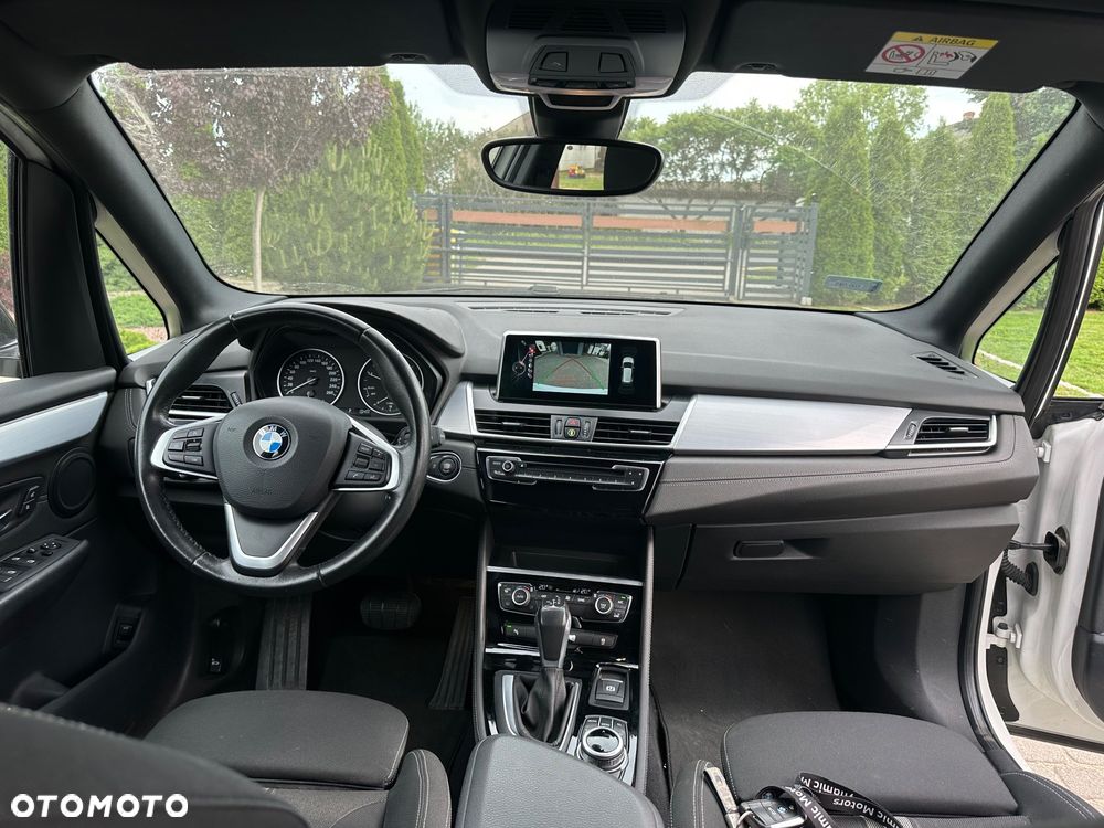 BMW Seria 2 216d Sport Line - 6