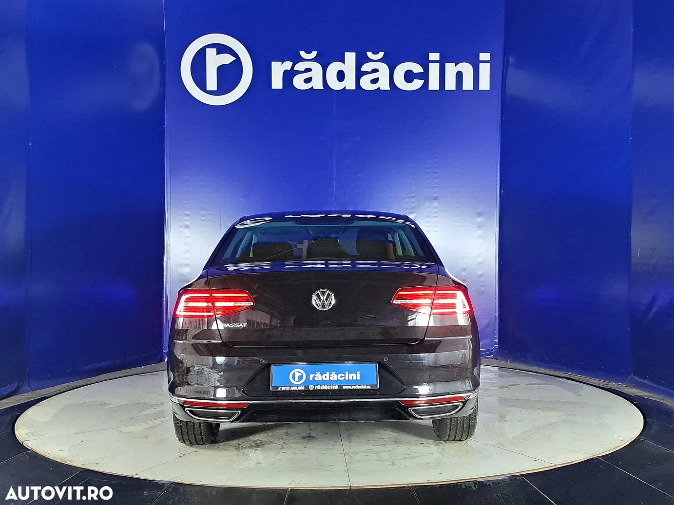 Volkswagen Passat - 4