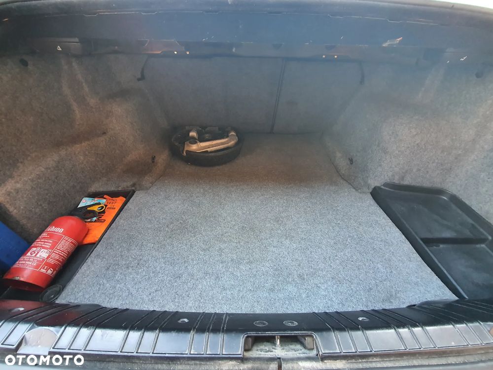 BMW Seria 3 323Ci - 17