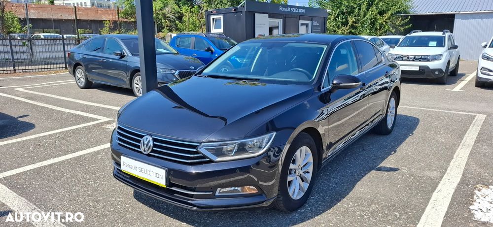 Volkswagen Passat - 1