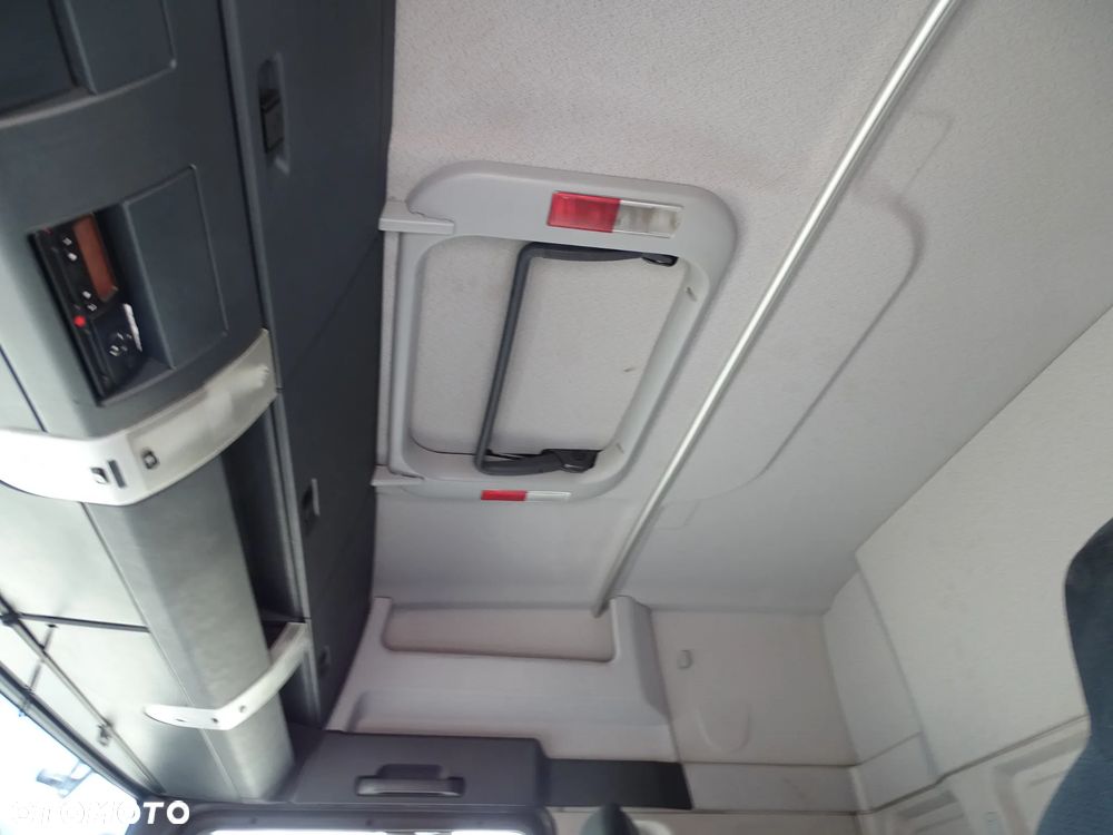 MAN TGX 18.400 BDF z plandeką - 12