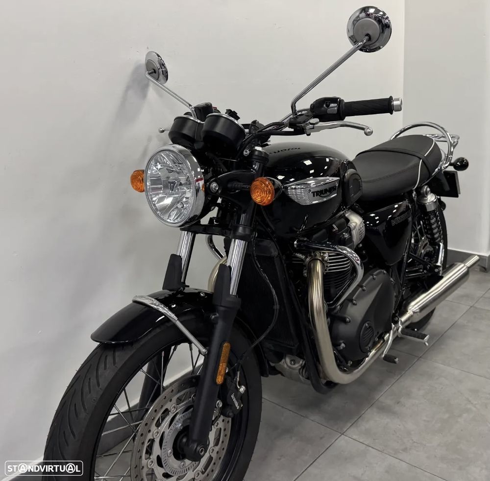 Triumph Bonneville T100 - 4