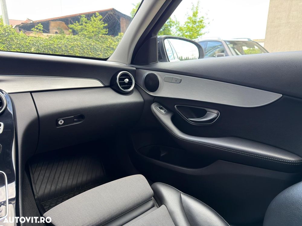 Mercedes-Benz C 220 d 4MATIC 9G-TRONIC - 22