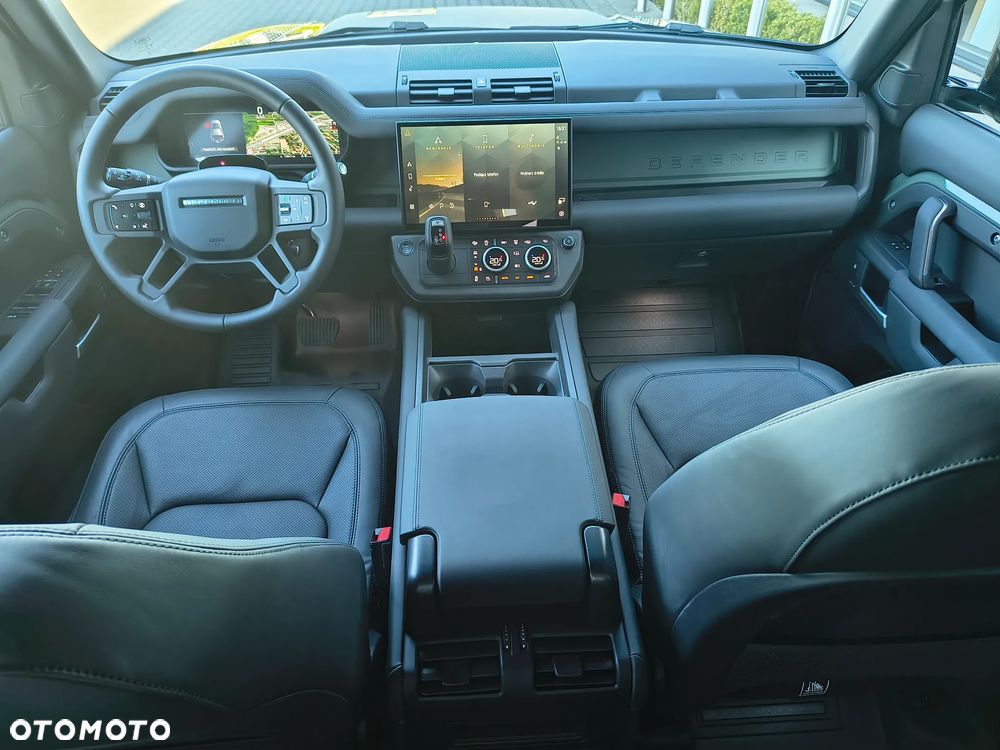 Land Rover Defender - 12