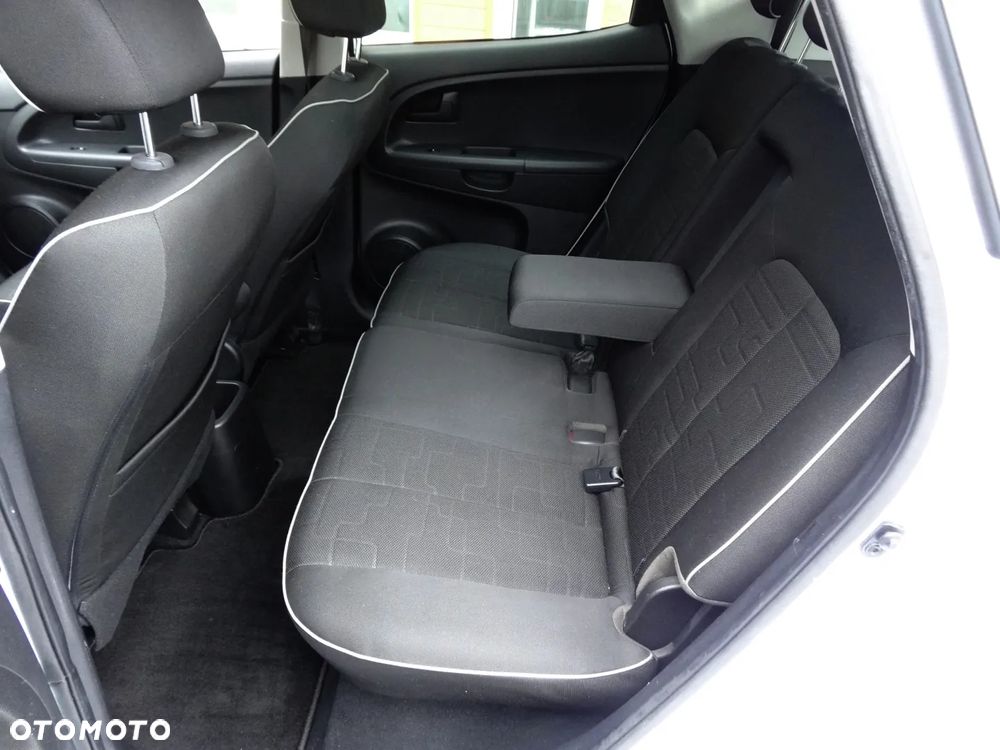 Kia Venga 1.6 CRDi 128 Black Collection - 24