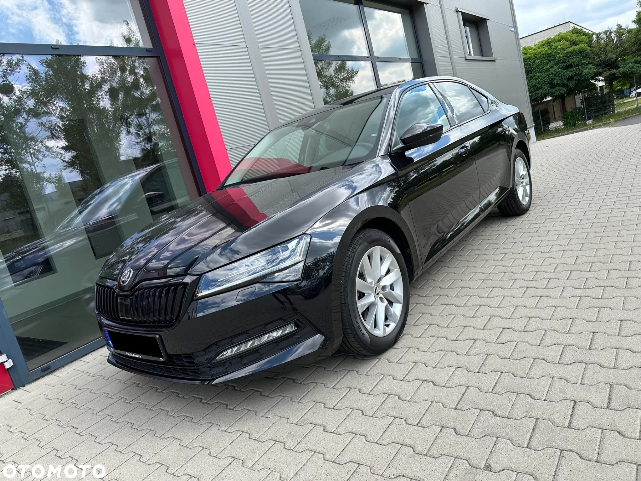 Skoda Superb 2.0 TDI SCR Style DSG - 4