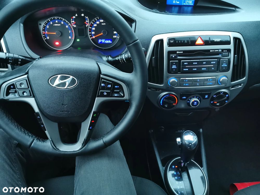 Hyundai i20 1.4 Automatik Comfort - 14