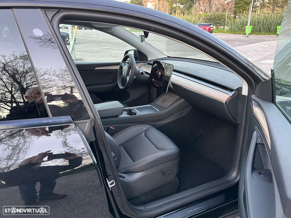 Tesla Model Y Long Range Dual Motor AWD - 10