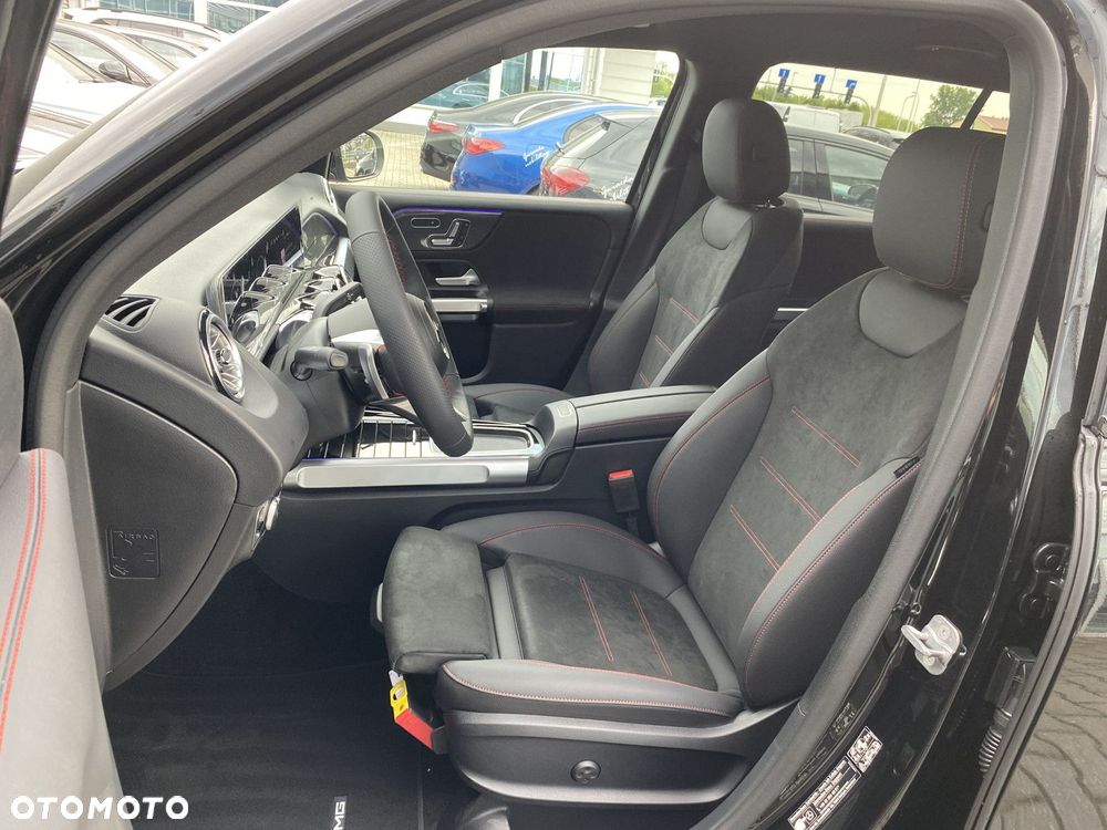 Mercedes-Benz GLB - 10